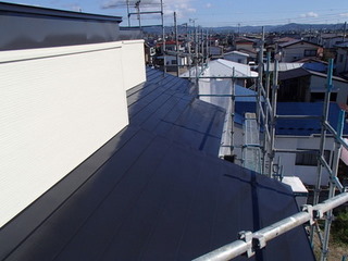 トタン屋根塗装　高日射反射塗料