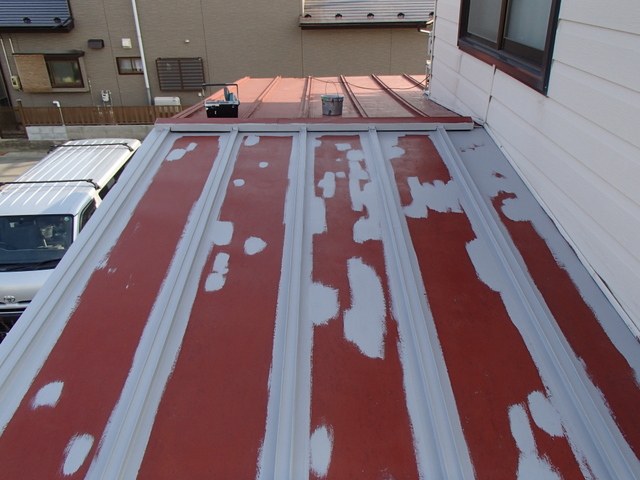 トタン屋根　錆び止め　増し塗り